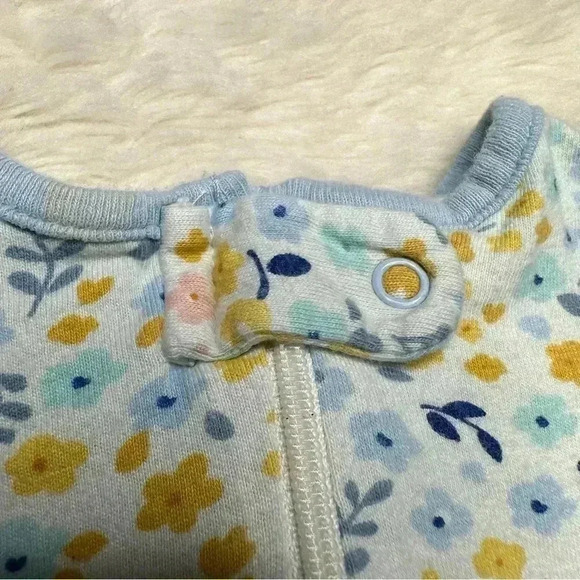 Gerber Footed Onesie Pajamas White & Blue Floral Zippered Size Newborn - Picture 3 of 16